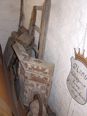 Kulturhistorisk karakteristik och bedömning Västra Skedvi kyrka uppfördes åren 1807-10 och var färdigt inredd år.