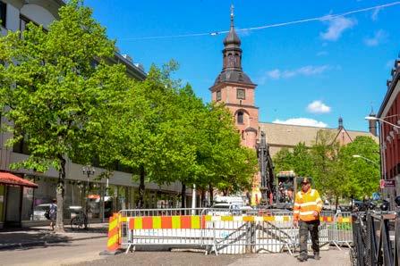 falun.se/ CYKELÖVERFARTER GÖR DET SÄKRARE FÖR CYKLISTER Under sommaren byggs den första omgången cykelöverfarter i Falun längs med Svärdsjö gatan och Promenaden.