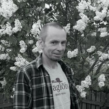 Tid på scen: 11.50 Micael Lindberg Författare Micael Lindberg född och uppvuxen i Sveg 55 år. Gett ut En annan verklighet (Jengel förlag)och Jasna (Idus/Visto förlag).
