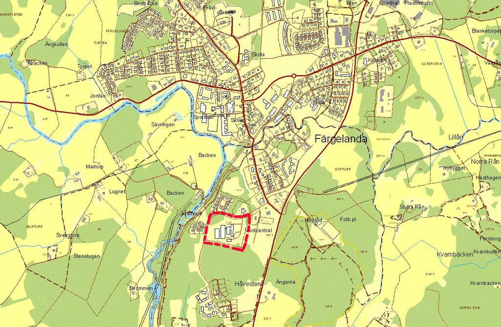 Pladata Läg och avgräsig Områdt är blägt i södra dl av Färglada tätort, västr om väg 172. Aktullt laområd omfattas av fastight Dyrtor 1:129.