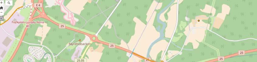 Banvallselden mellan Ryssby och Ljungby. Cyklisterna behöver inte korsa rv 25.