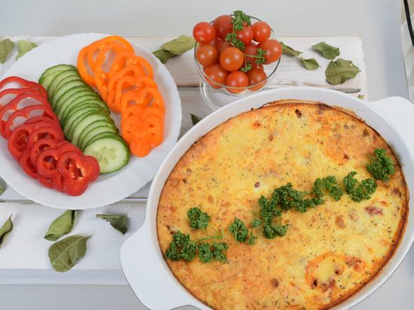 FREDAG KÖTTFÄRSPAJ MED GRÖNSALLAD 55 MIN Sätt ugnen på 175 grader. 1. Tärna ner kallt smör i vetemjölet och rör ner vatten. 2. Arbeta ihop till en smidig deg. 3. Ställ kylskåpskallt i 15 minuter.