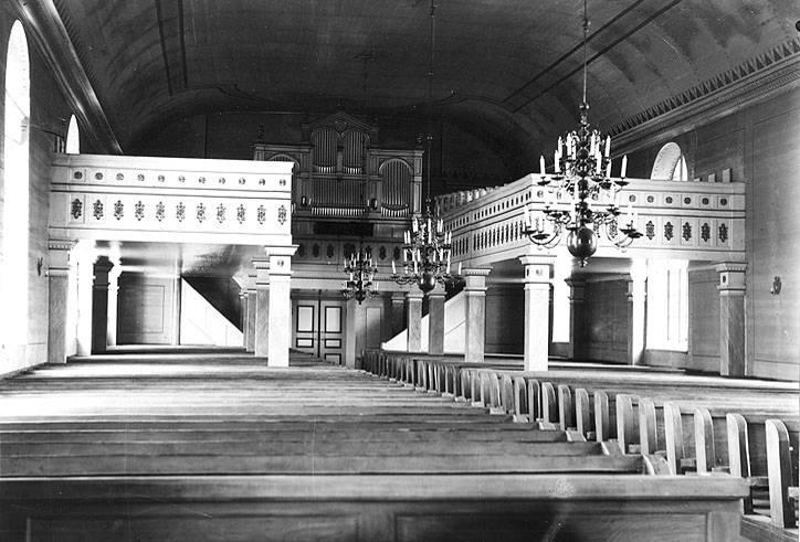 Lycksele kyrka, Västerbottens län Även sett framifrån utgör läktarombyggnaden den enskilt största förändringen.