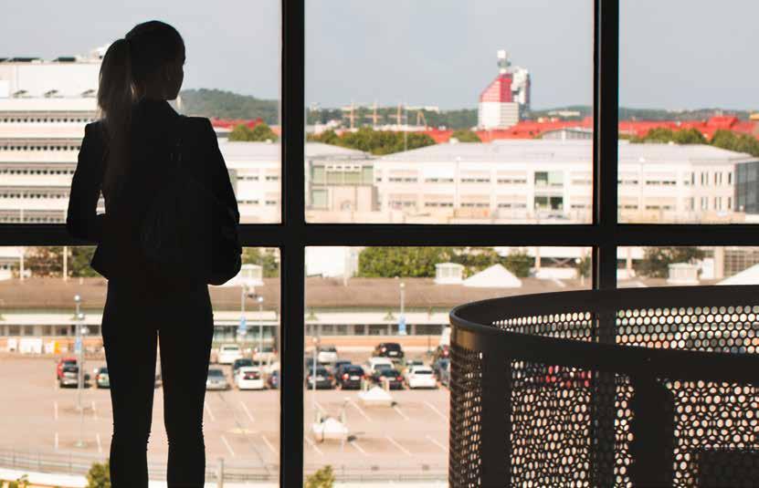 PÅBÖRJADE LÄGENHETER PÅ WALLENSTAMS MARKNADER Lgh 20 000 15 000 10 000 5 000 0 12 13 14 15 16 Stockholm Göteborg Uppsala MARKNADSANDELAR HYRESRÄTTER STOCKHOLM* Övriga 66 % Wallenstam 1 % Svenska