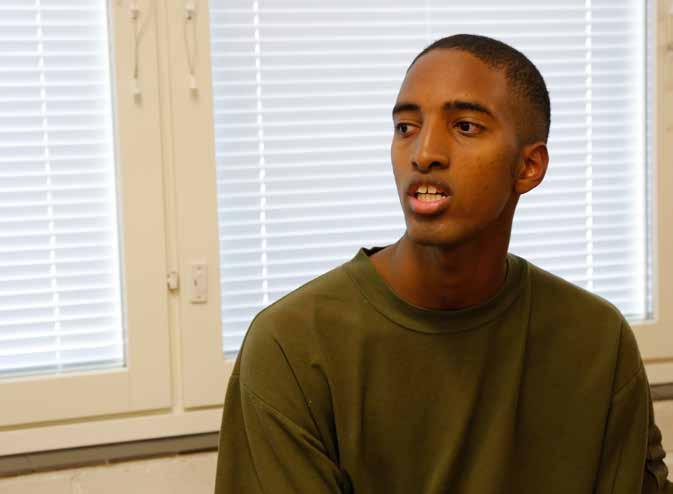 Pansarjägare Abdi Mukhtar. - Jag försöker se alla som individer och vara närvarande samt alltid vara anträffbar.