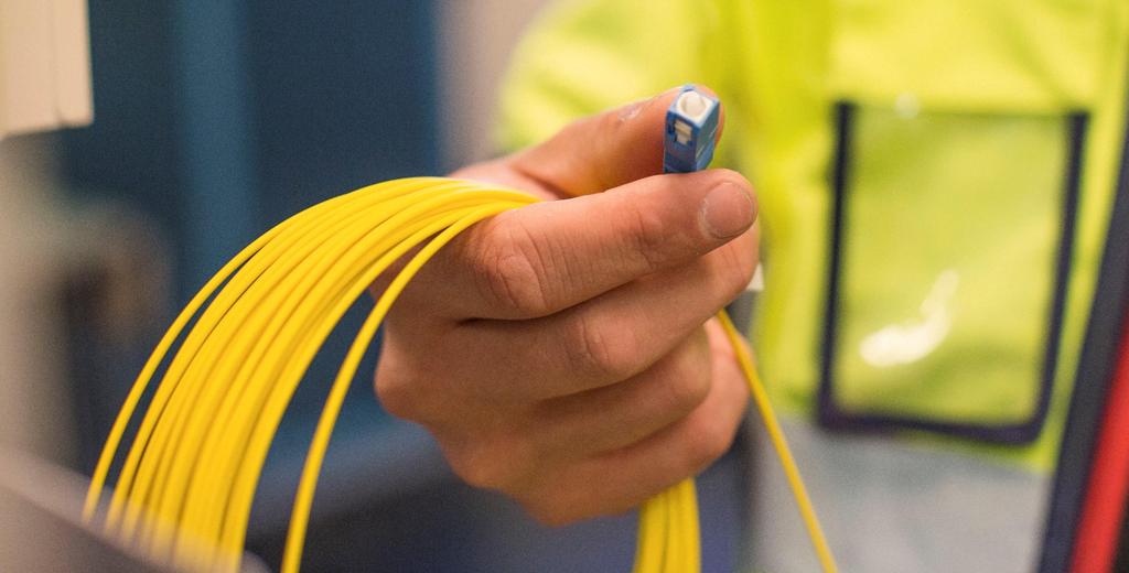 Beställa fiber- och kopparförbindelser