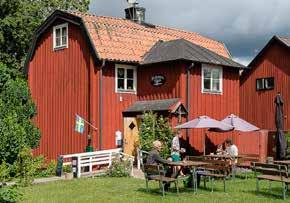 Laurentius sökte dag och natt upp de fattiga och gav dem allmosor. De sjuka gav han hälsa. Särskilt botade han de blinda. Laurentius levde på 200-talet och dog martyrdöden 258.