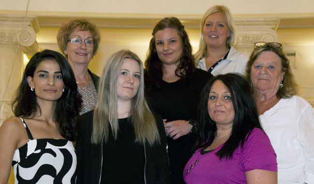 Roks styrelse, överst från vänster: Eva Westerholm, Cecilia Heikkinen, Jill Agelin. Främre raden från vänster: Zozan Inci, Maja Lundgren, Veronica Holzkämper och Wiveca Holst.