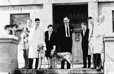 Gertrude Elion at Harvard Medical School with Dr. Roy Calne, Dr. George Hitchings, Dr. Donald Searle, Dr. Hager, and Dr.