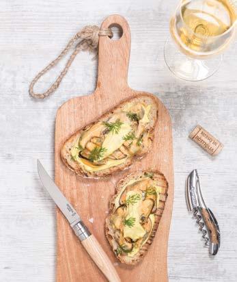 VIN- OCH GRÄDDKOKTA MUSSLOR TOAST MED BLÅMUSSLOR & AIOLI Vinkokta musslor är bland det läckraste du kan bjuda på.