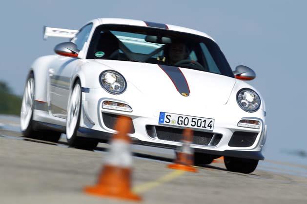 det hänger helt på förarens känslighet om man ska lyckas utnyttja alla bilens tekniska resurser fullt ut Porsche 911 GT3 RS 4.