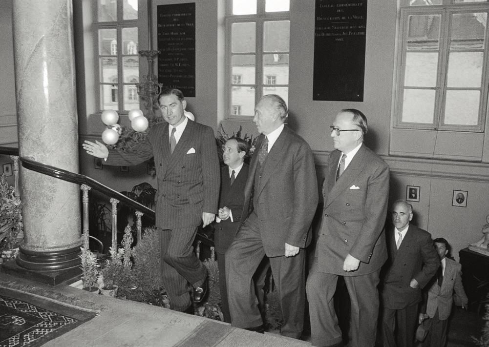 Ministrite nõukogu rolliga kaasneb kooskõlastamine ja vahendamine. Ta on vahelüli riikideülese ja riikliku võimu vahel.