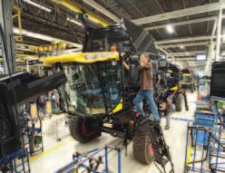 Genom att montera ett New Holland-skärbord når du skördetröskans fulla potential och kammar hem en lyckad skörd. Vill du ha mer?