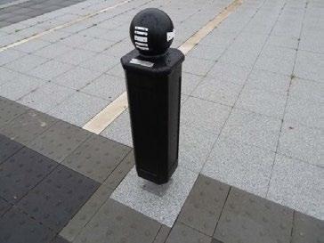 Då riktningsgivaren placeras på sidan av en pollare, vilket var fallet på plastpollaren blir tolkningen svår, Foto 42-43. Detta gäller oavsett om pollaren är rund eller rektangulär.