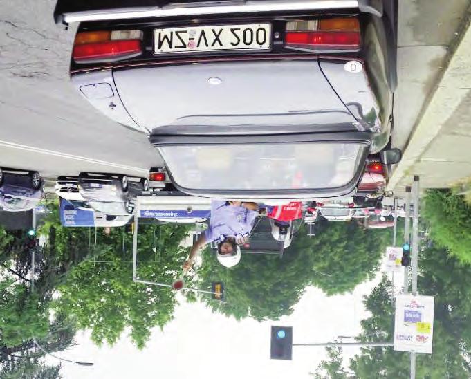 Efter cirka halva vägen blev vi tre vollar De hade sett oss när vi passerade tankstället de var inne på. Under eftermiddagen och kvällen anlände de flesta vollarna till Royal Carlton Hotel.