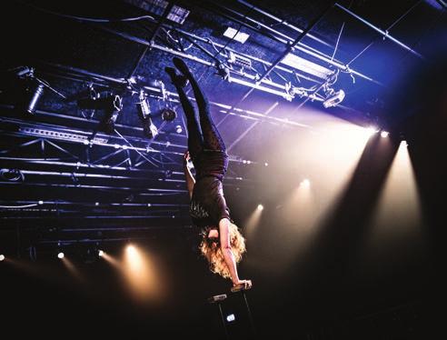 KONSTNÄRLIG VERKSAMHET LÅNGSIKTIGT SAMARBETE MED VÄSTMANLANDS TEATER Under 2016 fortsatte det treåriga samarbetet mellan Cirkus Cirkör och Västmanlands Teater.