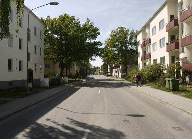 NULÄGESBESKRIVNING Inkom till Stockholms stadsbyggnadskontor - 2014-10-29, Dnr 2012-10147 Biltraik Nynäsvägen i väst löper i områdets utkant.