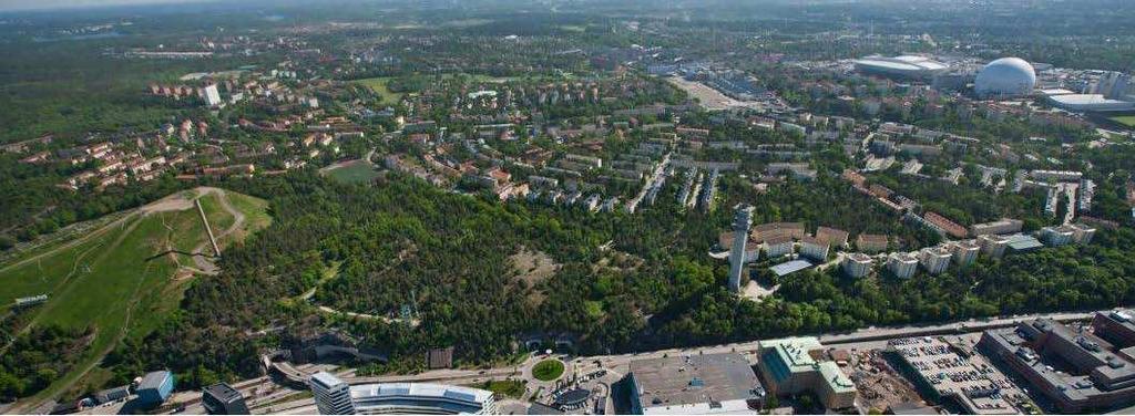 INLEDNING Inkom till Stockholms stadsbyggnadskontor - 2014-10-29, Dnr 2012-10147 Pågående bebyggelsutveckling i närområdet Två stora stadsutvecklingsområden inns i direkt anslutning till området: