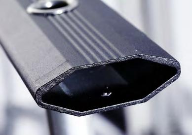 Stegarna är byggda av en smart 6-kantig lackerad aluminiumprofil som gör att de tål mycket hög belastning