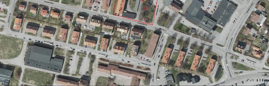 Nybyggnationen kan ge ca 30 lägenheter. Detaljplanen ska även reglera den befintliga bebyggelsen och viss utökad exploatering ska studeras. Placering av befintlig återvinningsstation ska studeras.