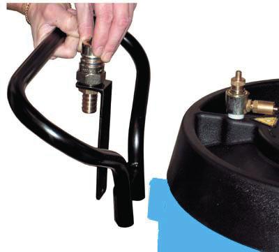 Connect the discharge hose at the hose-coupling nipple. First measure the right length and then cut of the hose by a knife. Press on the hose and seal it by the enclosed hose clamp.