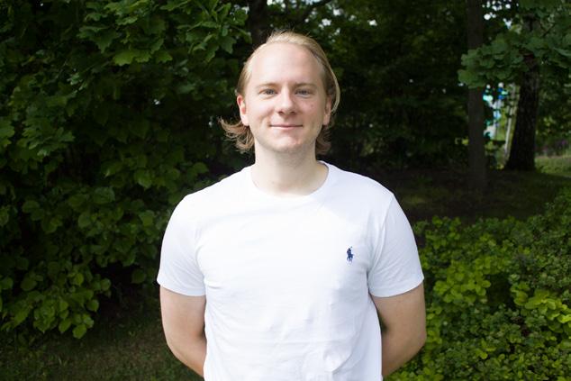 Favoritsysselsättning: Sova Namn: Martin Kiesel Även kallad: Kiesel Från: Stockholm Ålder: 24 Favoritmat: Den man slipper laga själv Bästa Linköpingstipset: Se till att alltid cykla i medvind!