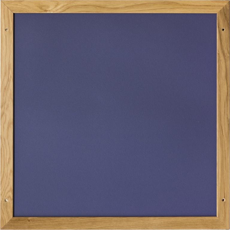 Produkt Prislista 11 Tillverkas av 6 mm MDF med anslagsyta i Bulletin board och kantlist av 44 mm bred massiv klarlackad bok, björk eller ek.