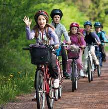 Cykla på Åland Åland är ett trevligt cykelland med vacker natur och många sevärd heter. För att få en trevlig, trafiksäker cykelfärd kommer här några råd om vad du som cyklist bör tänka på.