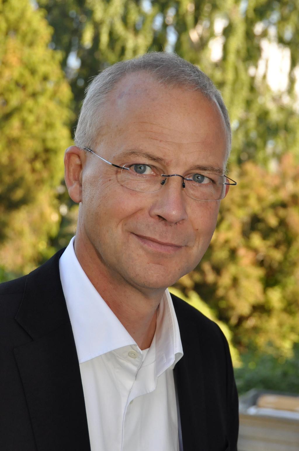 men även att den kan komma ut på fel sätt, att den förvrängs, putsas och friseras.