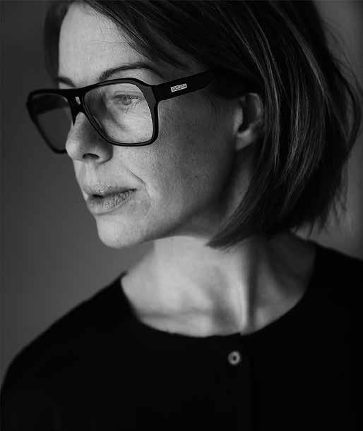 INTERVJU EVA-LOTTA AXELSSON Eva-Lotta Axelssons favoritsten är den röda Ölandsstenen, naturligt närvarande på många platser under hennes uppväxt.