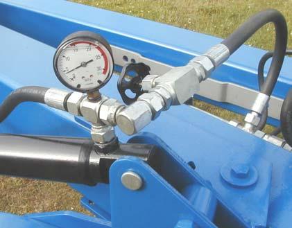 5.4 Ändring av arbetstryck Påfyllningsslangen ansluts till traktorns uttag för yttre hydraulik. Öppna ventilen och justera trycket till önskat värde med hjälp av traktorns hydraulik.