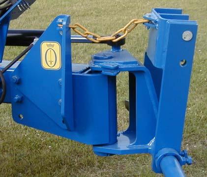 Vid monteringsavstånd > 550 mm i traktorns bakaxelhus rekommenderas en 965 mm lång bäraxel. Kat B C 2 825 ø 28 2L 965 ø 28 3 965 ø 36 3.
