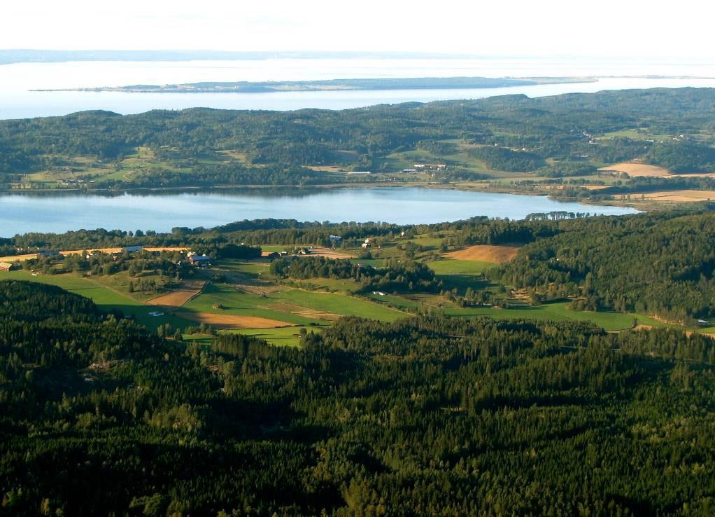 Vy över Landsjön och Visingsö. Foto: Erik Sollander 3.5.