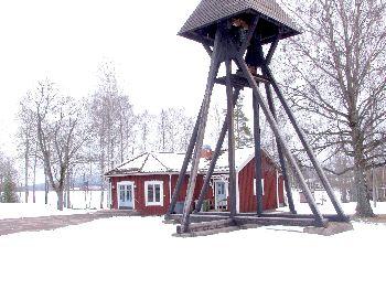 Väster Tuna kapell fick 1970 överta en klocka från Norra griftegården i Borlänge.