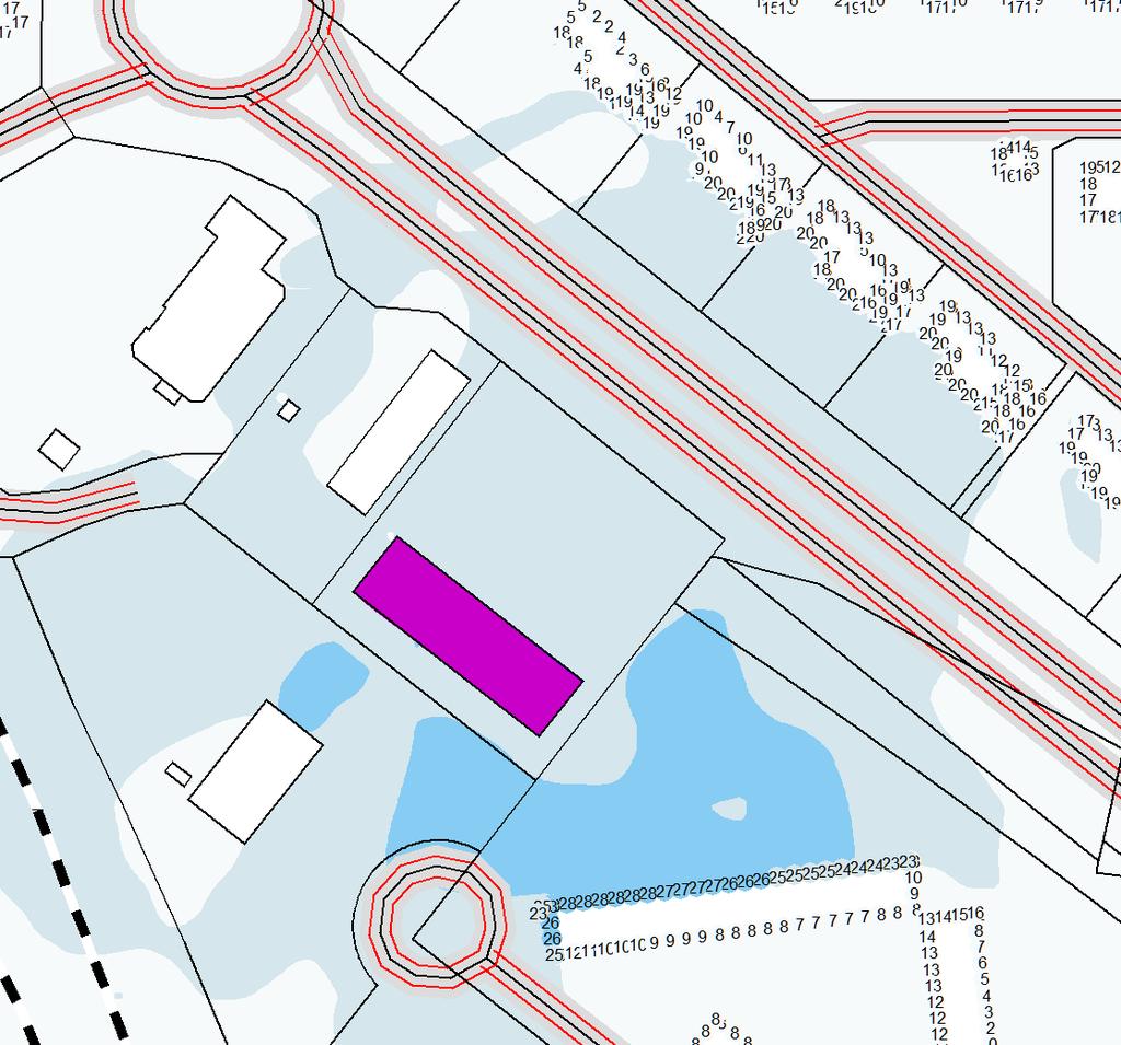 Figur 4 - Ekvivalenta ljudnivåer vid husfasader med inbyggd transformatorstation Beräkningar visar att ett plåttak med