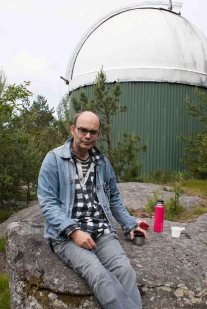 5 dagar. Dessa har bytts ut mot Marine-board. Återstår bara att försänka dom några mm så att de kommer i jämnhöjd med övriga golvet.