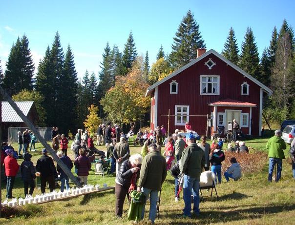 Bo tillsammans i Vansbro Många vill flytta till vår vackra kommun, och bostadsköerna är långa För att underlätta på bostadsmarknaden