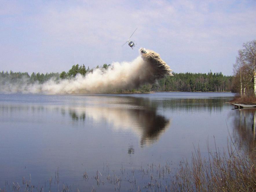 Effekten av granulerad kalk och grovkalk som alternativ till mjöl vid helikopterkalkning av sjöar Fyra års