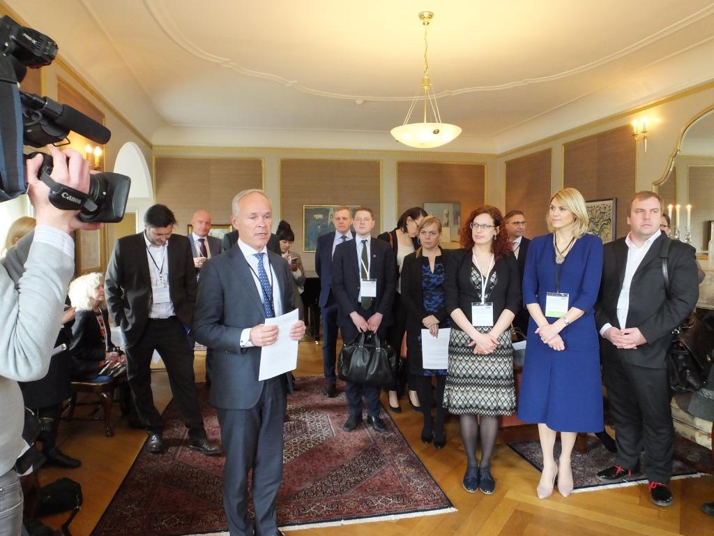NORDEN OCH BALTIKUM ENIGA OM DIGITAL UTVECKLING Norden och Baltikum eniga om digital utveckling Det var stora tal på konferensen Digital North i Oslo, där digitaliseringsministrarna från Norden och