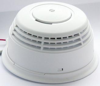 230V BRANDVARNARE KI-serien Två optiska brandvarnare och en värmedetektor som drivs med 230 volts nätspänning och är utrustade med backupbatteri, vilket svarar för er trygghet dygnet runt år efter år.