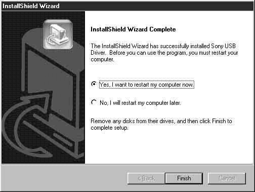 4 Valitse kohta [Yes, I want to restart my computer now] (Kyllä, haluan käynnistää tietokoneen uudelleen nyt) napsauttamalla sen vieressä olevaa valintanappia ja napsauta sitten [Finish].