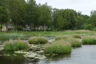 När den gamla kemiska reningsanläggningen vid Rönningesjön i Täby kommun revs, ersattes den med naturlig rening i form av flytande