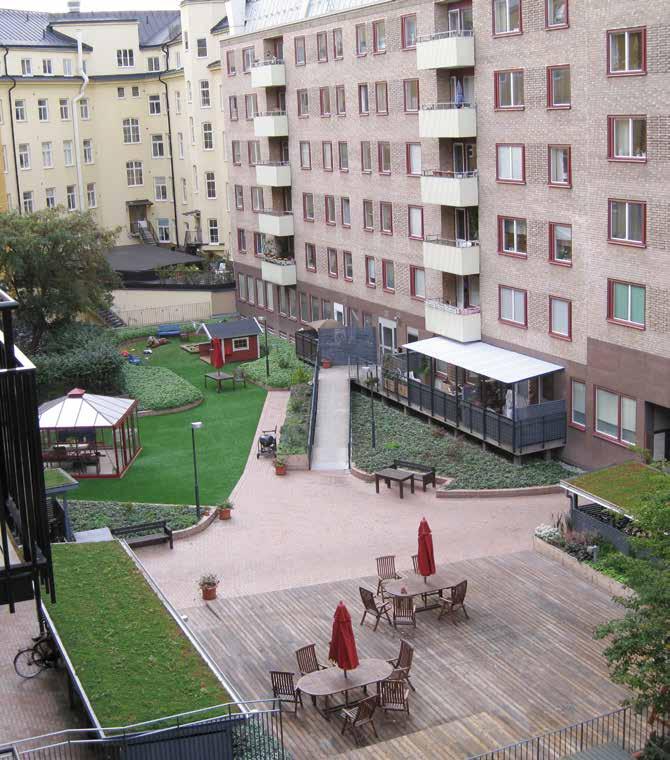 52 Gröna innergårdar och takträdgårdar BILDGALLERI - INSPIRATION Grönt höjer värdet på fastigheten En tilltalande grön miljö på gården är mycket värdefull för fastigheten.