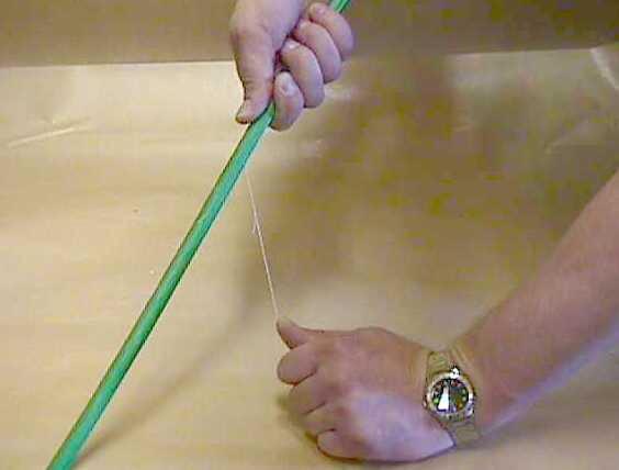 Lägg ut kablarna som skall ingå i slingan. Kontrollera slinglängden. Fixera kablarna med tejp så att slingan lättare går att hantera.