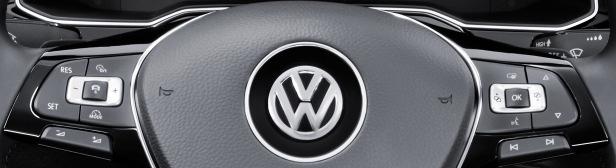 Under 2016 levererade Volkswagen 5,99 miljoner personbilar, bland annat storsäljare som Golf, Passat, Tiguan och Polo.