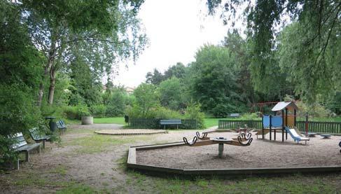 28. STUREBYHÖJDE /1,6 ha KVARTERSPARK Skönsmoväg Bjuleväg Bjule torg Sågverksgatan En av Sturebys större parker som erbjuder flera olika kvaliteter och värd.