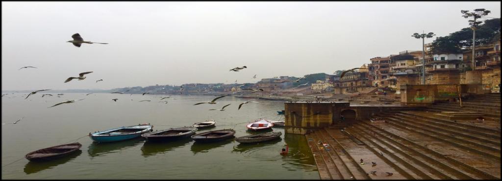 Ganges Floden Ganges har sin källa i Himalaya.