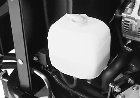 Fyll alltid på bränsletanken utomhus och torka upp eventuellt spillt dieselbränsle innan motorn startas. Förvara bränsle i en ren, säkerhetsgodkänd behållare och se till att locket sitter på.