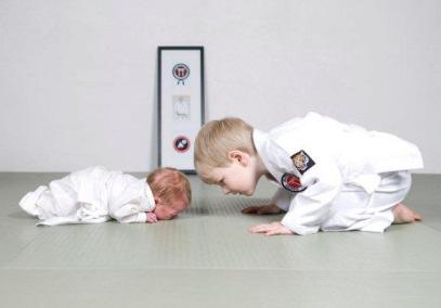 Familjenytt Nya medlemmar Jubilar Den 14 januari 2010 kom en liten flicka till världen en ny medlem i Uddevalla Jiujitsuklubb Goshin.