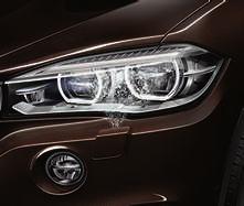 formgivning gör att man tydligt kan identifiera denna BMW bakifrån i mörker.